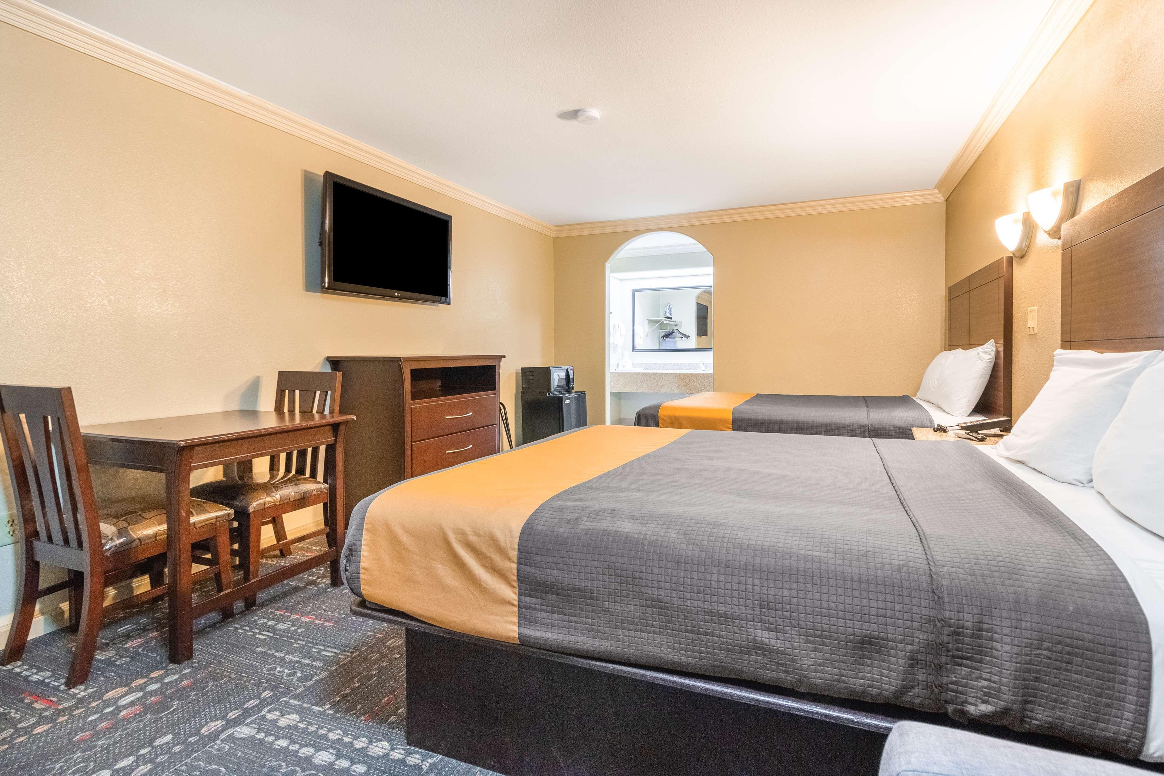Hotel Dan Inn Uberaba & Convencoes By Nacional Inn Экстерьер фото