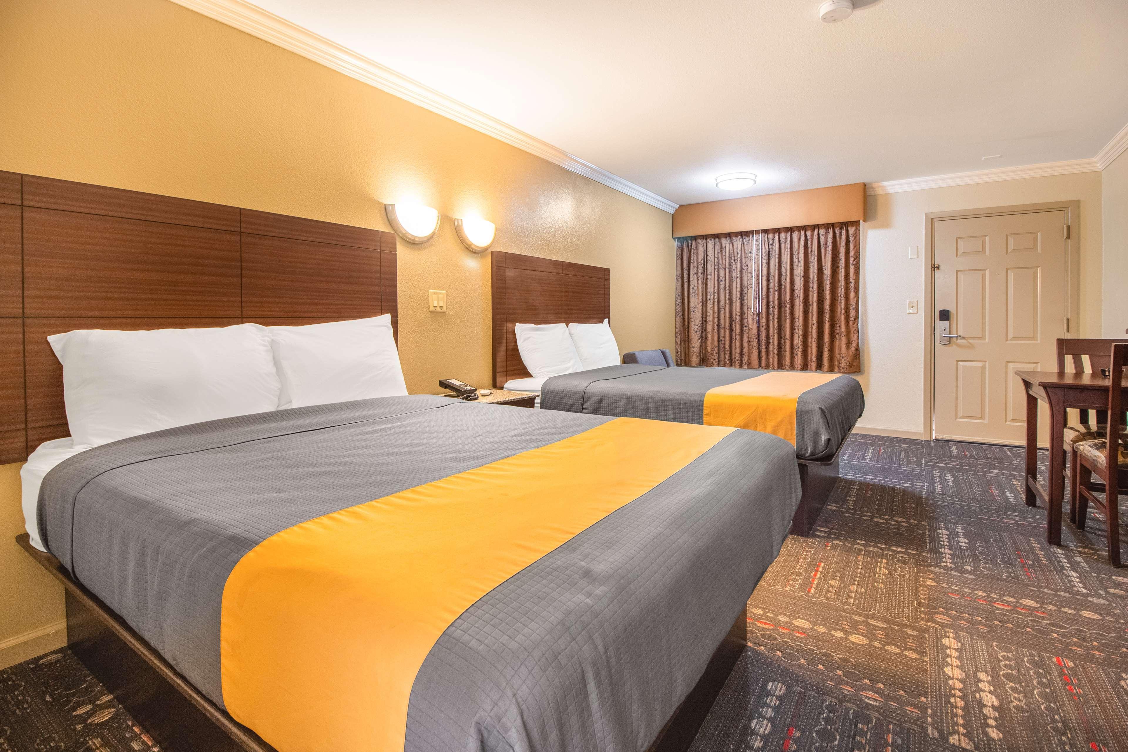 Hotel Dan Inn Uberaba & Convencoes By Nacional Inn Экстерьер фото