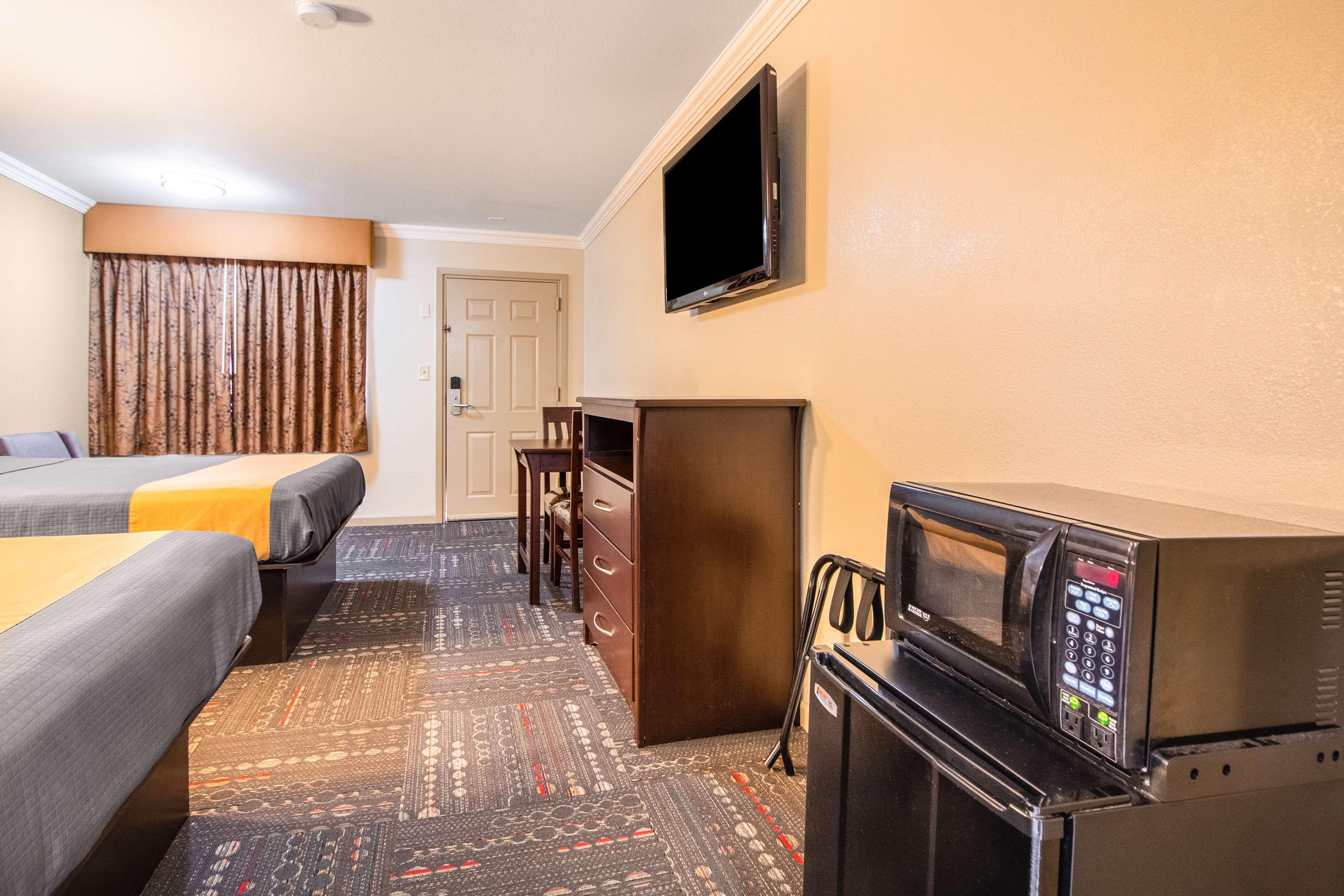 Hotel Dan Inn Uberaba & Convencoes By Nacional Inn Экстерьер фото