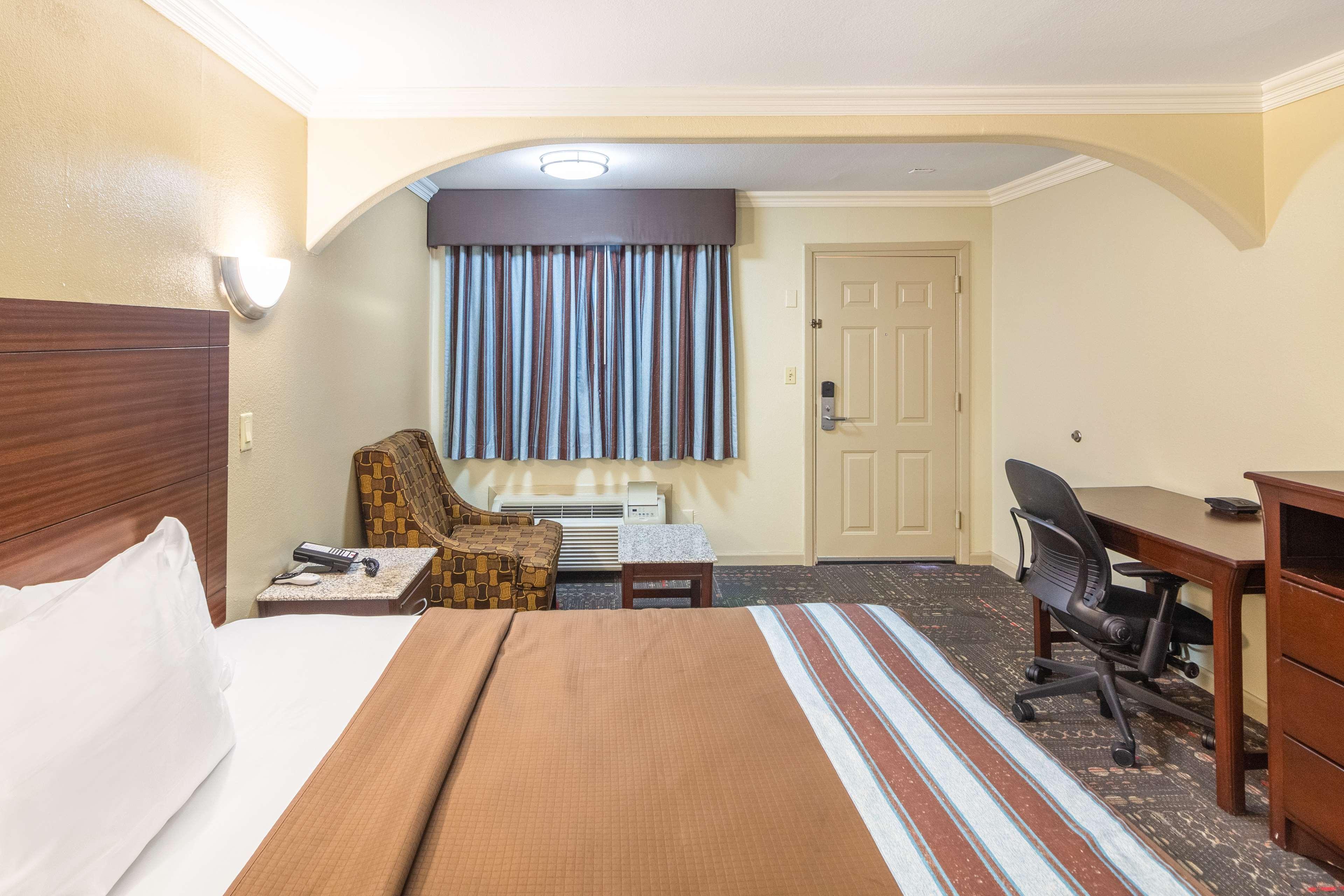 Hotel Dan Inn Uberaba & Convencoes By Nacional Inn Экстерьер фото